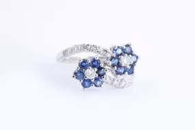 18k White Gold 0.42tcw Diamond 0.95tcw Sapphire Flower Ring Size 7 (4.53g.)